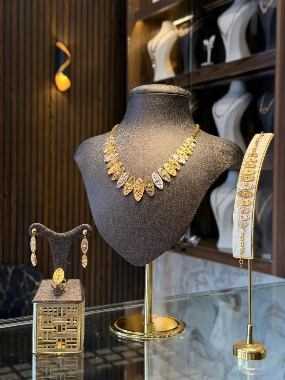 طقم اكسترا - منظر أمامي