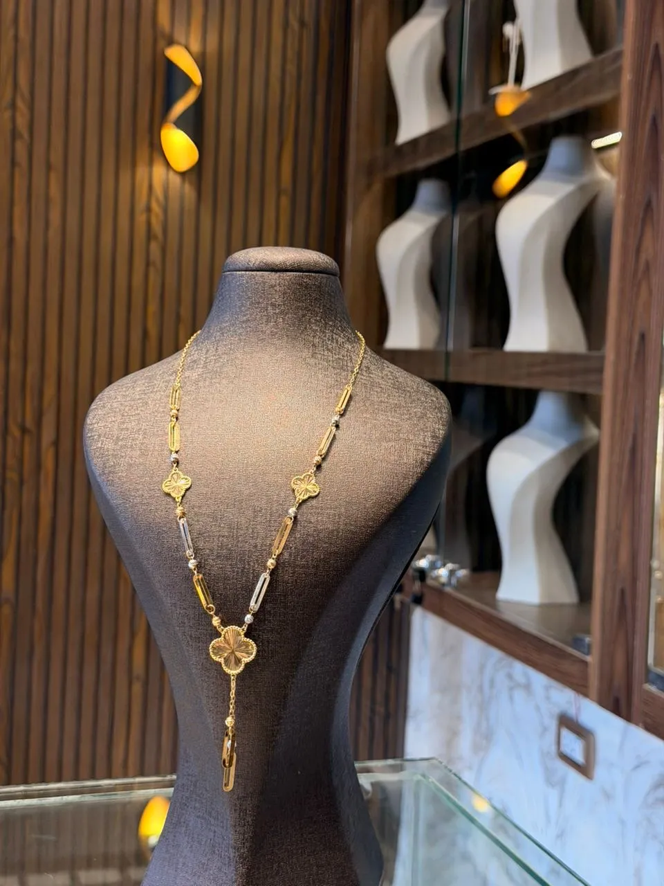 طوق فانكليف حلقات - منظر أمامي