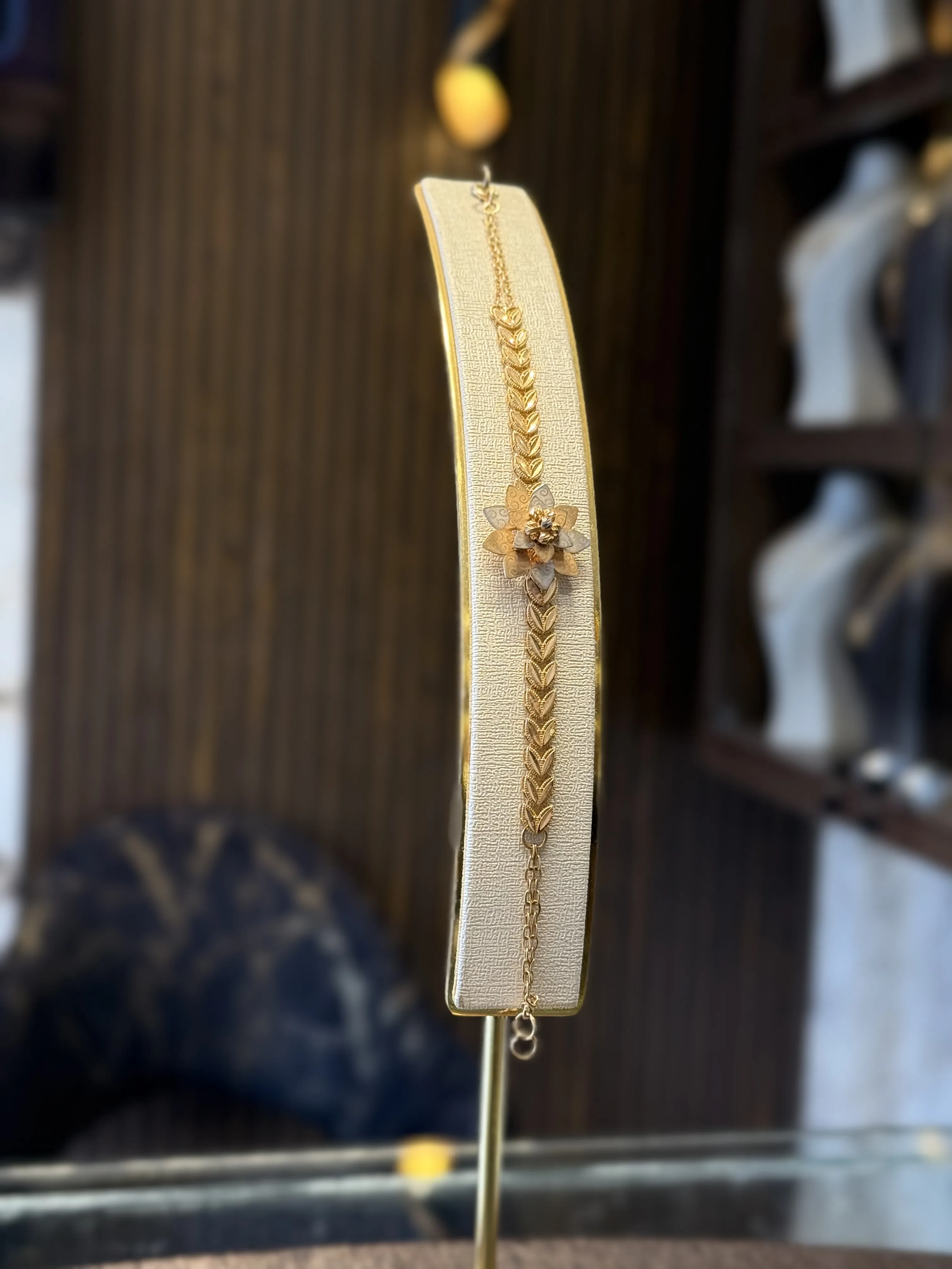 سوارة سنبلة وردة - منظر أمامي