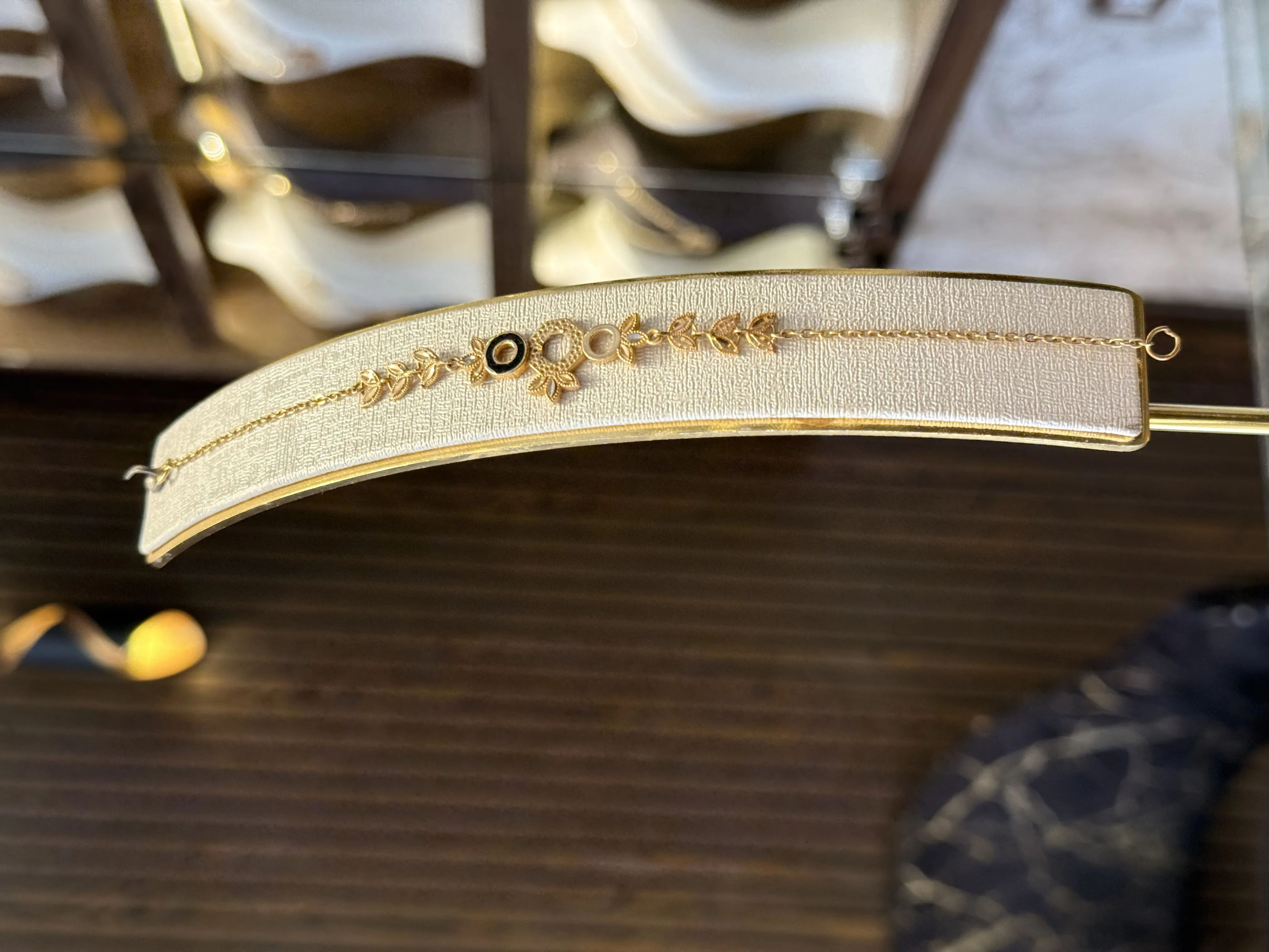 سوارة سنبلة شكل - منظر أمامي