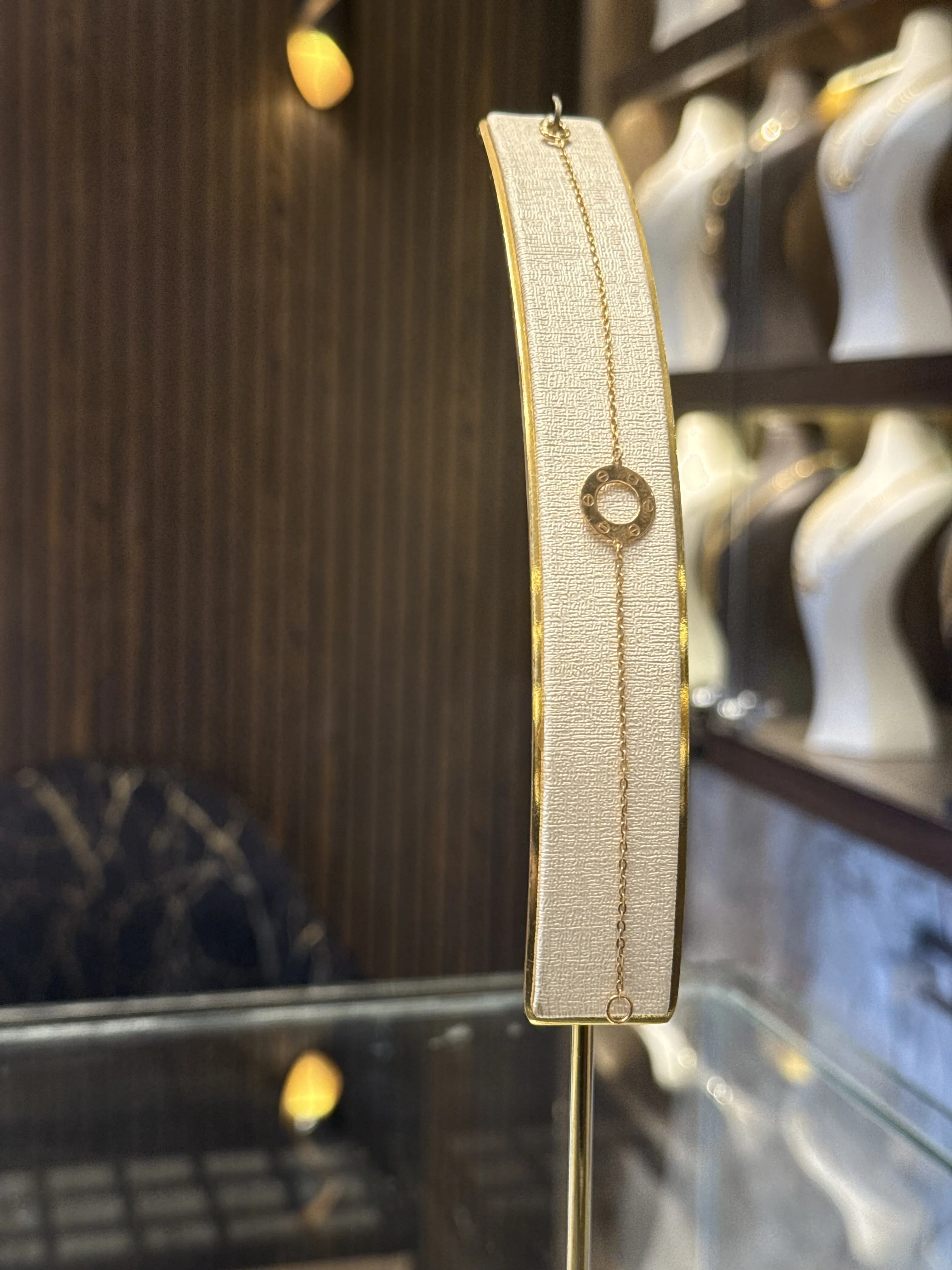 سوارة كارتير - منظر أمامي