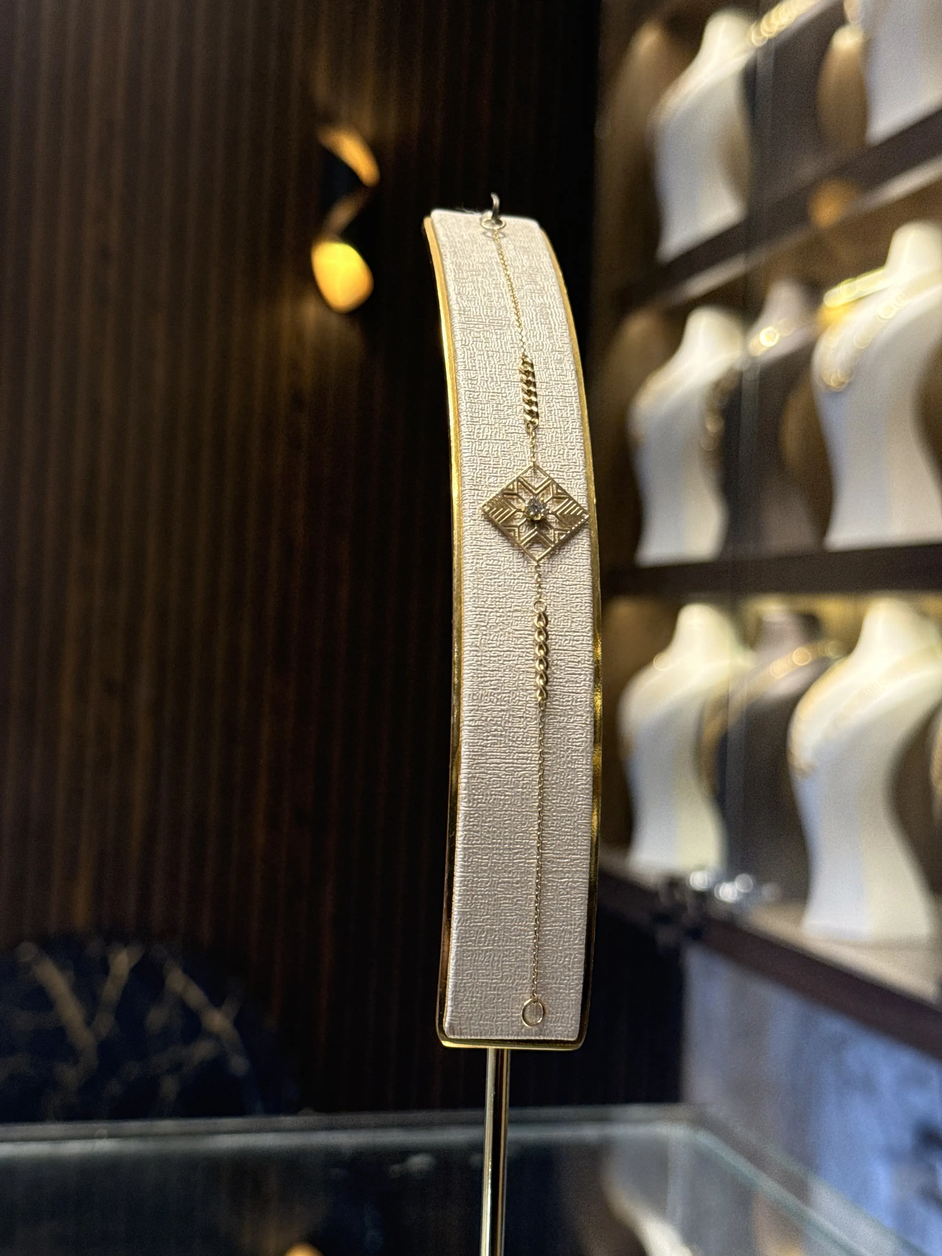 سوارة لايت - منظر أمامي