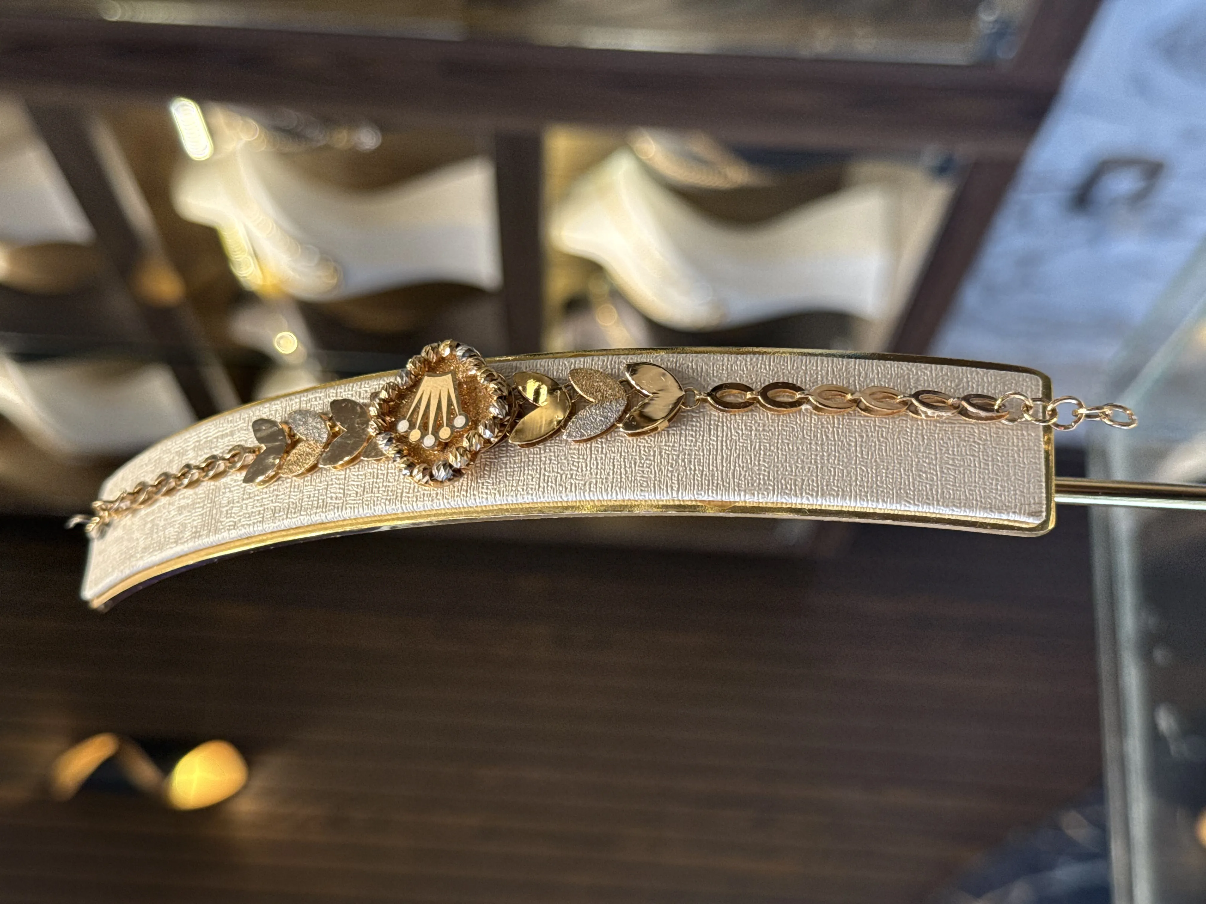 سوارة سنبلة حديث رولكس - منظر أمامي