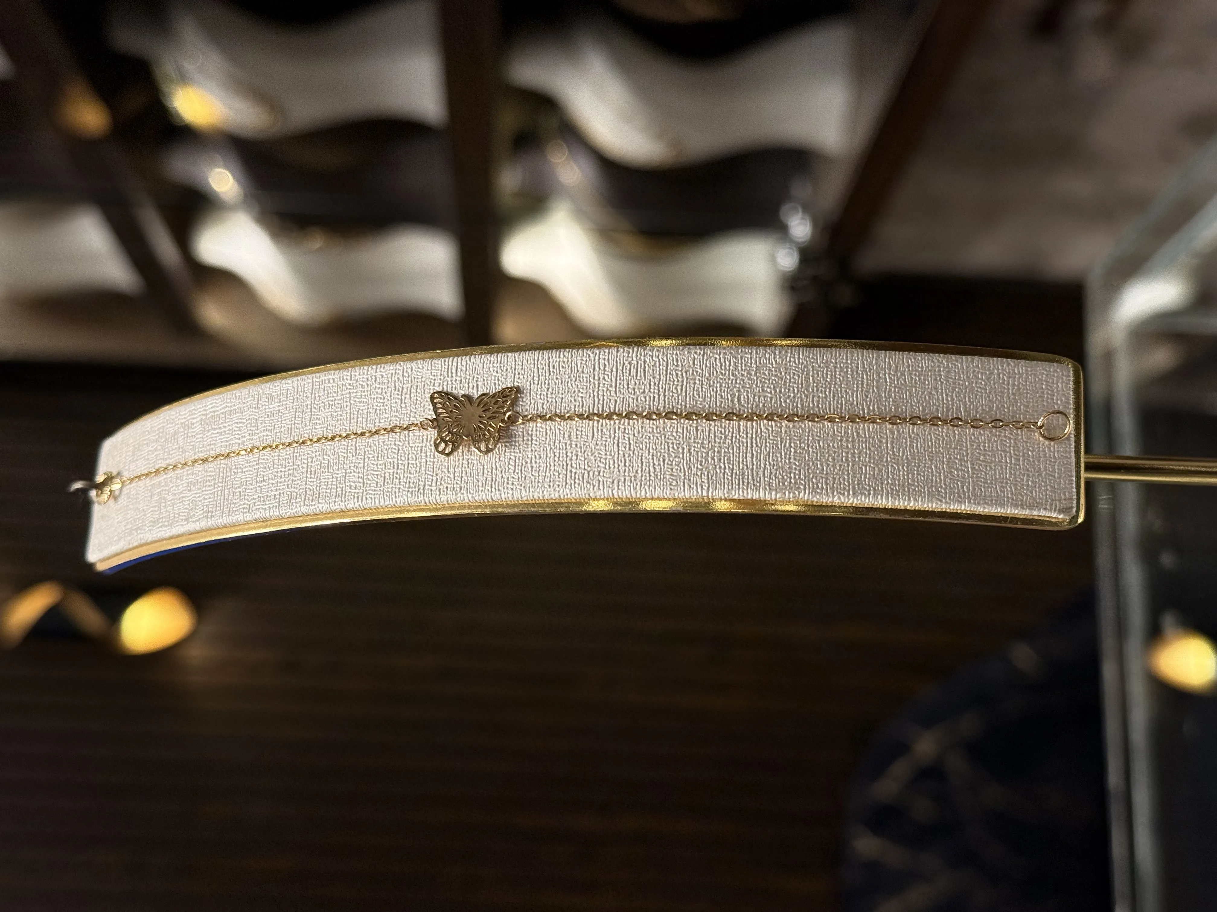 سوارة لايت فراشة - منظر أمامي