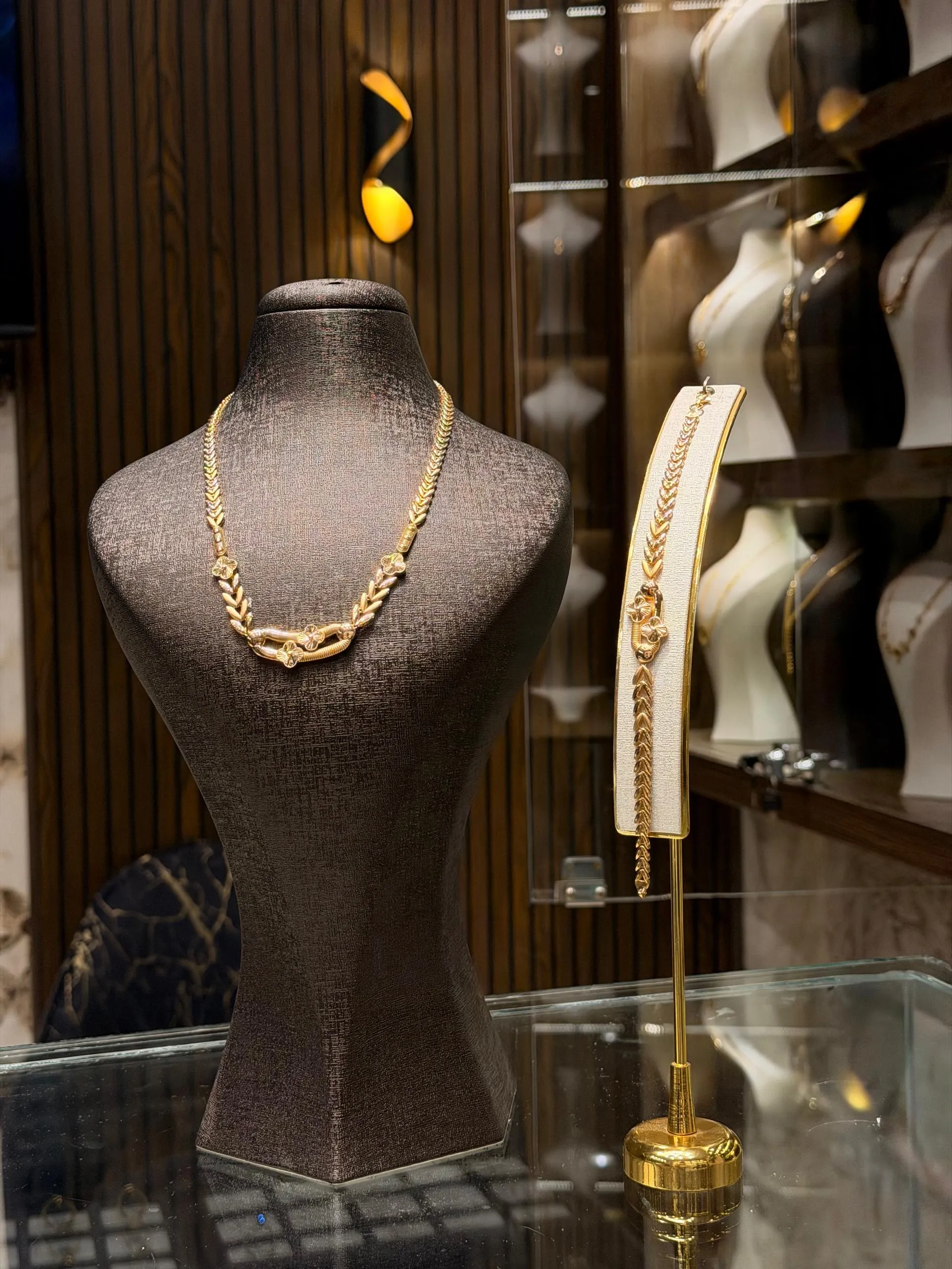 طقم سنبلة فانكليف حديث - منظر أمامي