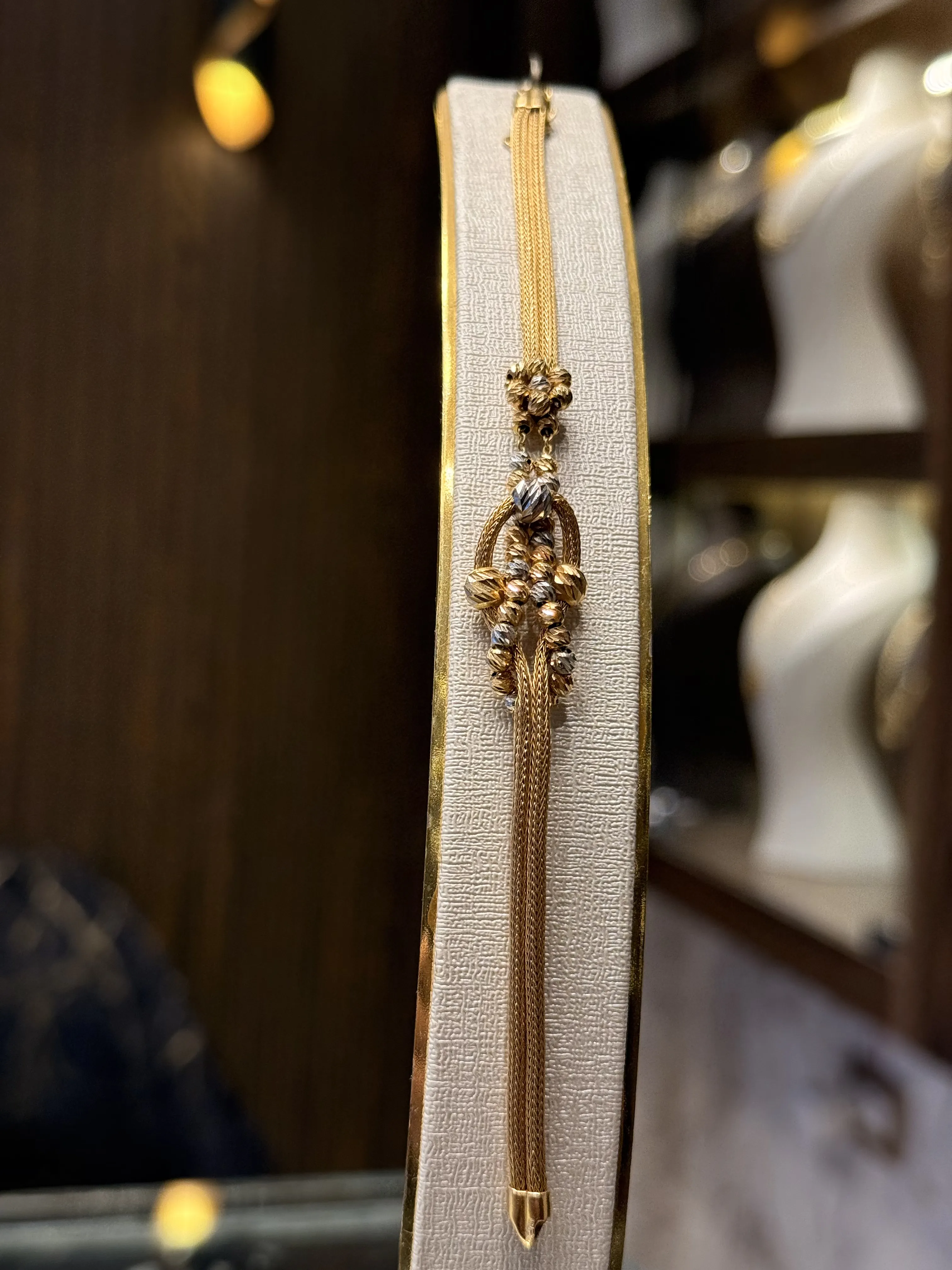 سوارة اكسترا - منظر أمامي