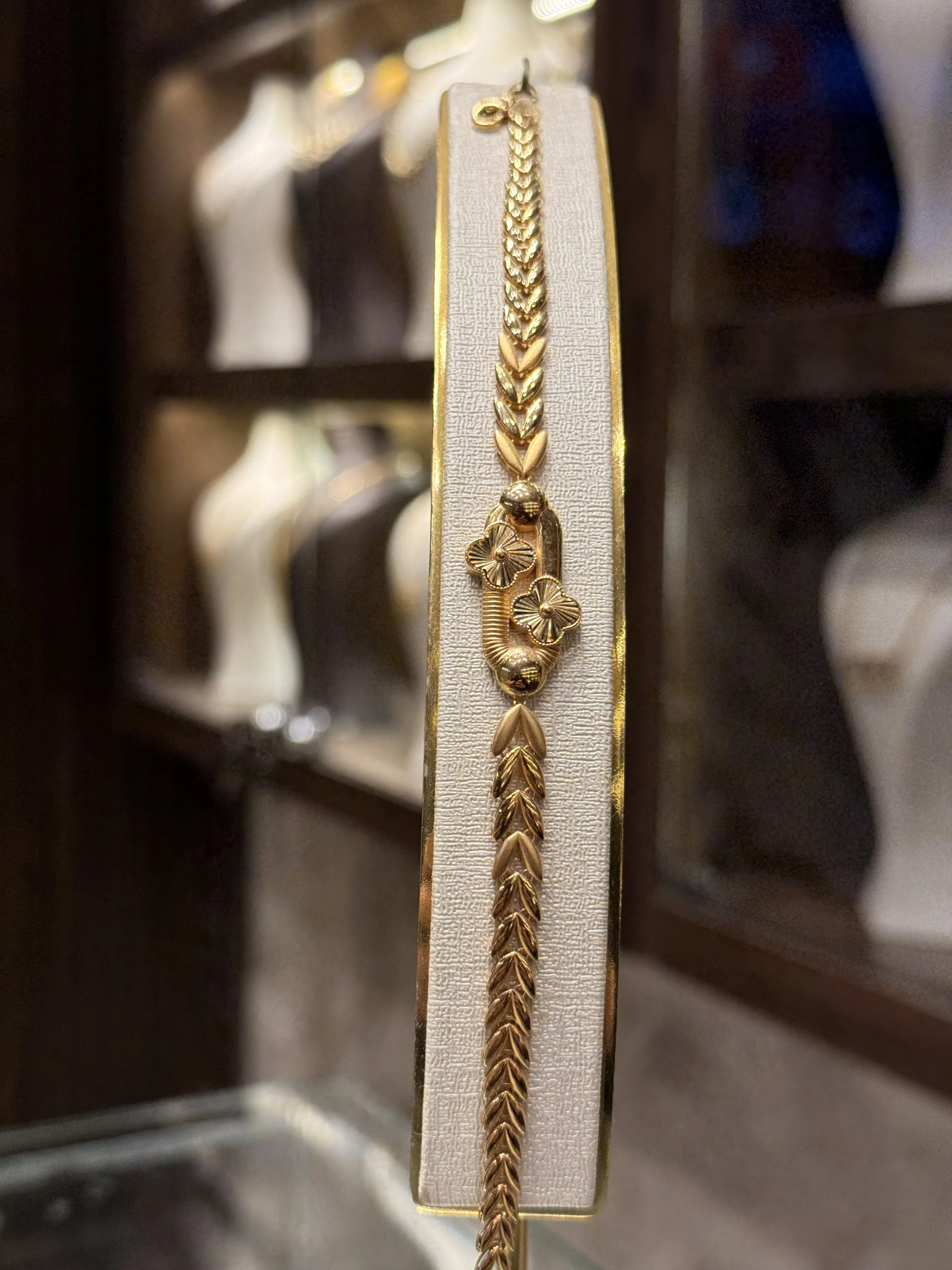 سوارة فانكليف سنبلة حديث - منظر أمامي