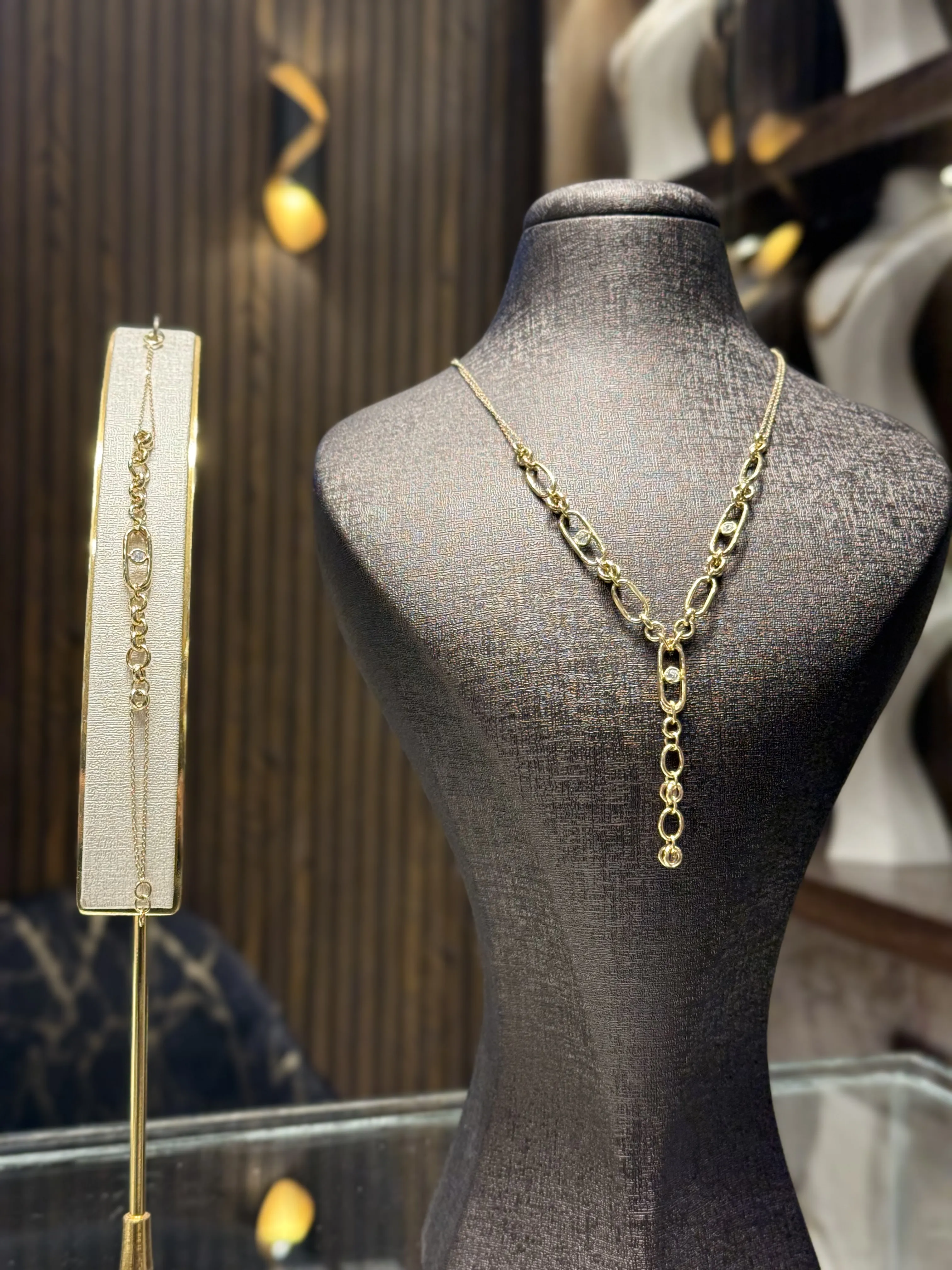 طقم ميسيكا - منظر أمامي