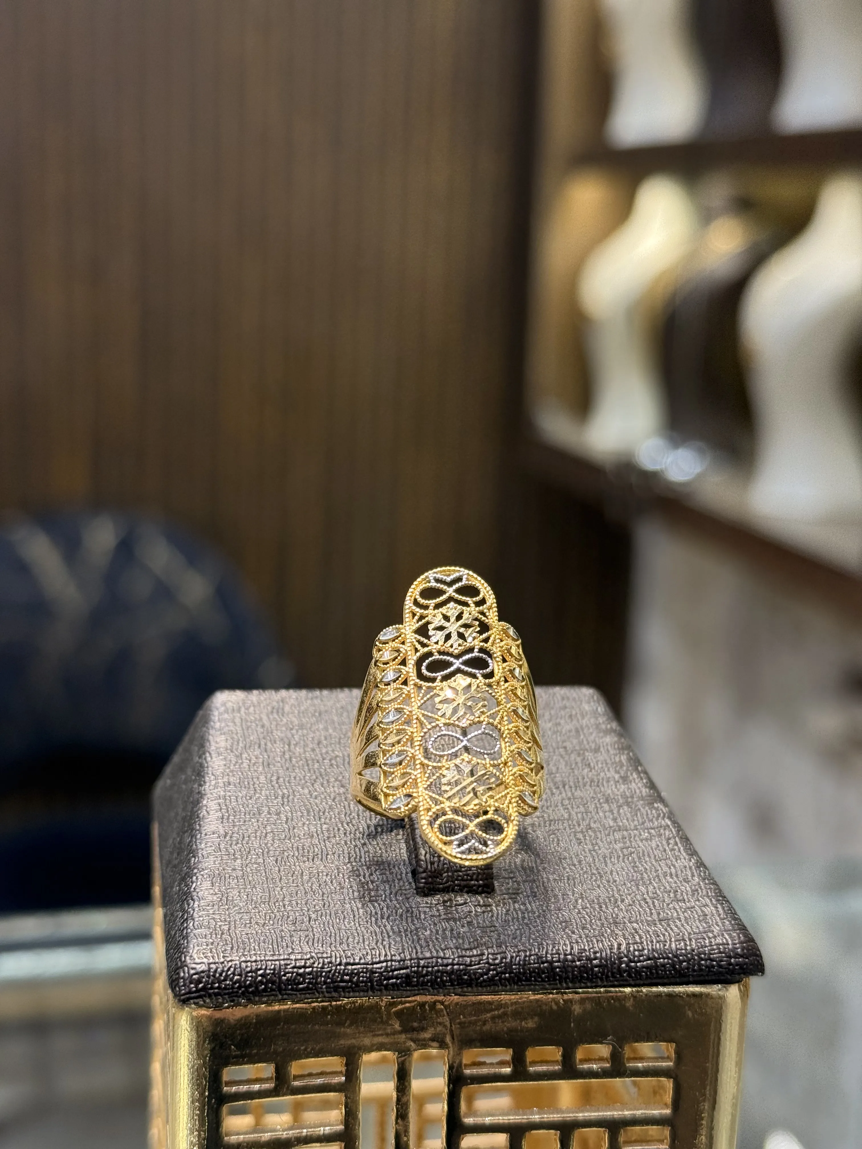 خاتم اكستر - منظر أمامي