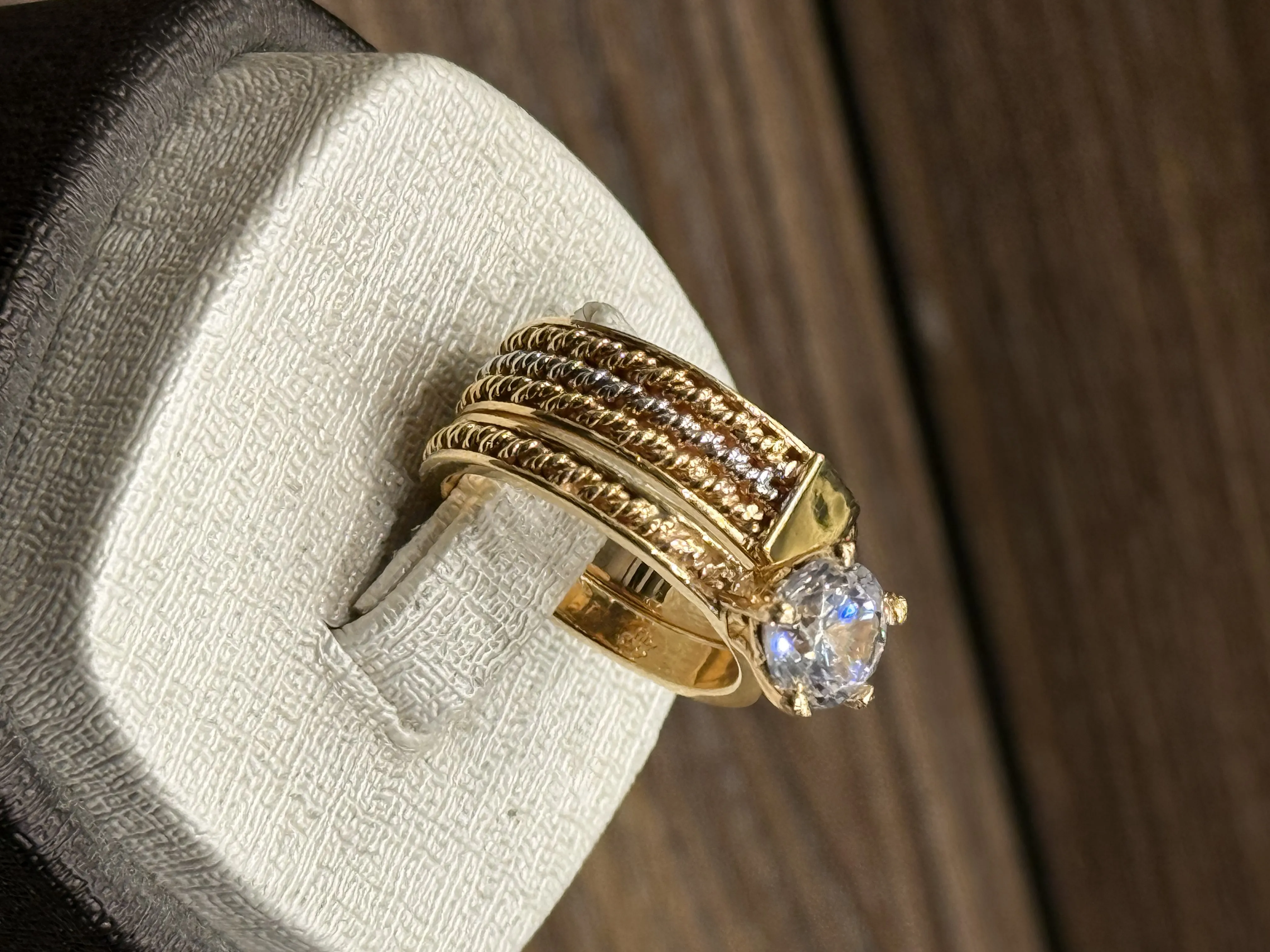 محبس توينز - منظر أمامي