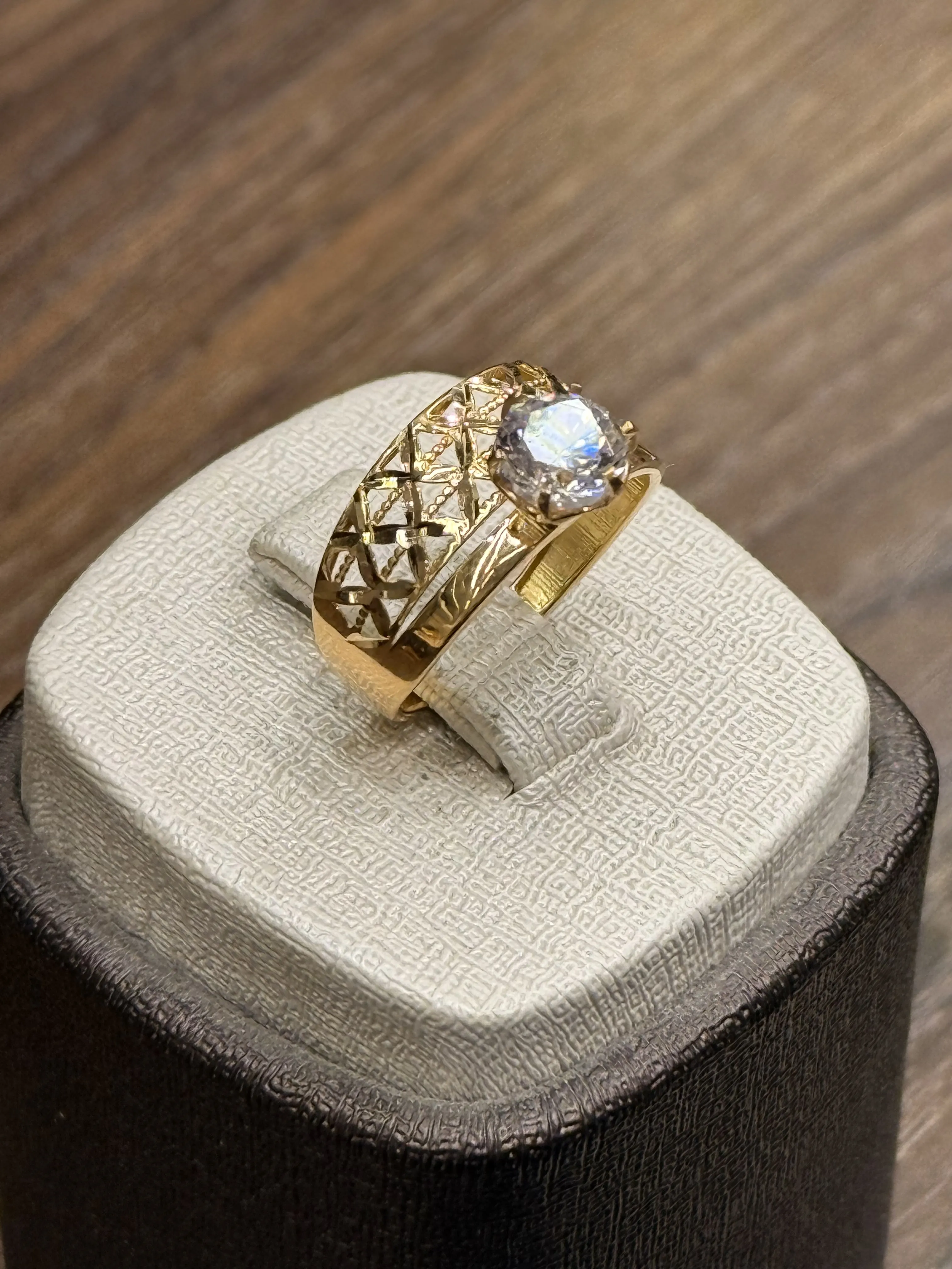 محبس توينز - منظر أمامي