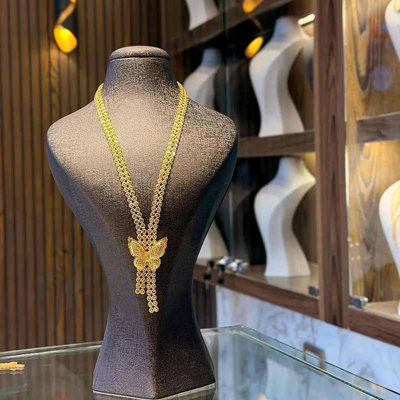 طوق باولا فراشة