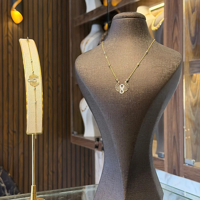 طوق جناحات نقش المازي